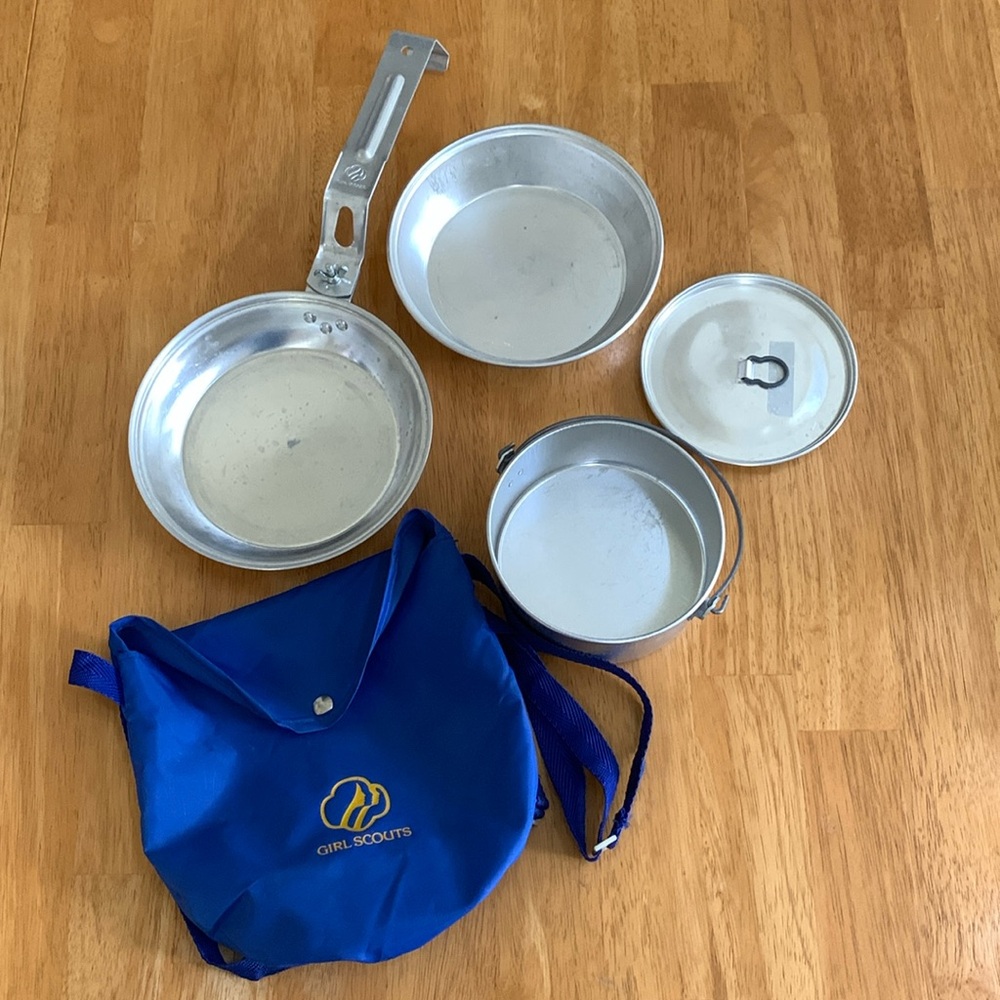 💚Girl Scouts Mess Kit GSUSA brand Carrying Case Outdoor Pots Pans